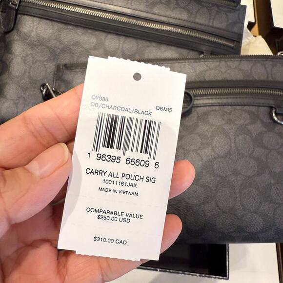 Coach Carry All Pouch In Signature Canvas CY985 - Picture 6 of 7